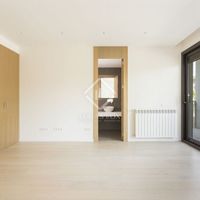 Apartment in the big city in Spain, Catalunya, Barcelona, 115 sq.m.