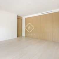 Apartment in the big city in Spain, Catalunya, Barcelona, 115 sq.m.