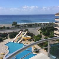 Apartment at the first line of the sea / lake in Turkey, 110 sq.m.