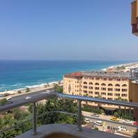 Квартира в центре города, на первой линии моря/озера в Турции, 142 кв.м.