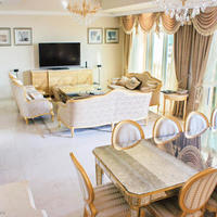 Penthouse in the city center, at the first line of the sea / lake in United Arab Emirates, Dubai, 358 sq.m.