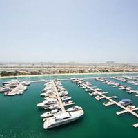 Flat in the city center, at the first line of the sea / lake in United Arab Emirates, Dubai, 212 sq.m.