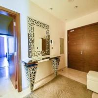 Квартира в центре города, на первой линии моря/озера в ОАЭ, Дубаи, 212 кв.м.