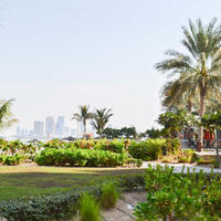 Flat in the city center, at the first line of the sea / lake in United Arab Emirates, Dubai, 147 sq.m.
