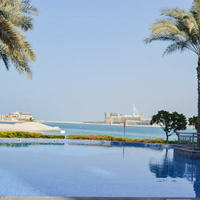 Flat in the city center, at the first line of the sea / lake in United Arab Emirates, Dubai, 147 sq.m.