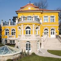 Villa in the city center in Hungary, Budapest, 670 sq.m.