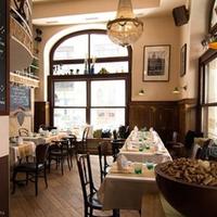 Restaurant (cafe) in the city center in Hungary, Budapest, 275 sq.m.