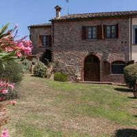 Villa in the suburbs in Italy, Pienza, 800 sq.m.