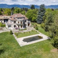 Villa in Switzerland, 1000 sq.m.