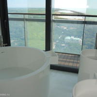 Пентхаус на первой линии моря/озера, в пригороде в Италии, Венеция, 332 кв.м.