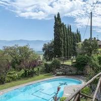 Villa in the suburbs in Italy, Toscana, Pienza, 450 sq.m.
