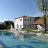 Villa in the suburbs in Italy, Venice,  Venice, 500 sq.m.