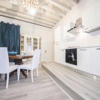 Apartment in the city center in Italy, Venice, 80 sq.m.