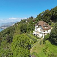 Flat in Switzerland, Vaud, Glion, 164 sq.m.