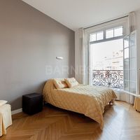 Flat in France, Paris, 234 sq.m.
