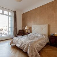 Flat in France, Paris, 234 sq.m.