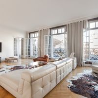 Flat in France, Paris, 234 sq.m.