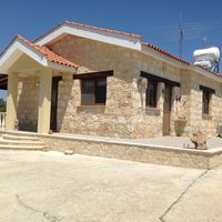 Bungalow in the village in Republic of Cyprus, Eparchia Pafou, 90 sq.m.