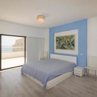 Penthouse in the city center, at the first line of the sea / lake in Republic of Cyprus, Lemesou, 144 sq.m.