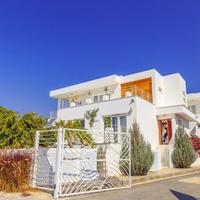 Villa at the second line of the sea / lake in Republic of Cyprus, Lemesou, 266 sq.m.