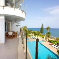 Apartment at the first line of the sea / lake in Republic of Cyprus, Lemesou, 120 sq.m.