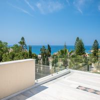 Villa at the seaside in Republic of Cyprus, Eparchia Pafou, 330 sq.m.
