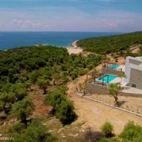 Villa at the first line of the sea / lake in Greece, Athens, 120 sq.m.