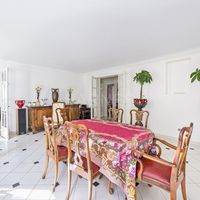 Flat in France, Paris, 170 sq.m.