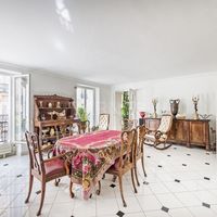 Flat in France, Paris, 170 sq.m.