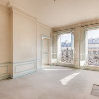 Flat in France, Paris, 286 sq.m.