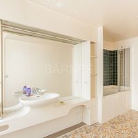 Flat in France, Paris, 286 sq.m.