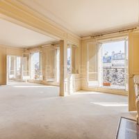 Flat in France, Paris, 286 sq.m.