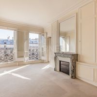 Flat in France, Paris, 286 sq.m.