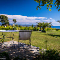 Шале на первой линии моря/озера в Греции, Центральная Македония, 350 кв.м.