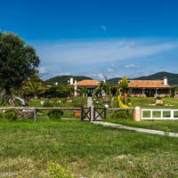 Шале на первой линии моря/озера в Греции, Центральная Македония, 350 кв.м.