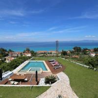 Villa at the second line of the sea / lake in Greece, Central Macedonia, 200 sq.m.