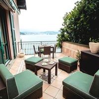 Апартаменты в центре города, на первой линии моря/озера в Италии, Варезе, 300 кв.м.