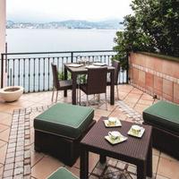 Апартаменты в центре города, на первой линии моря/озера в Италии, Варезе, 300 кв.м.