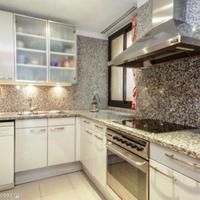 Apartment in the city center in Spain, Catalunya, La Bonanova, 99 sq.m.