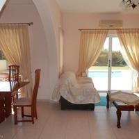 Villa in the suburbs in Republic of Cyprus, Eparchia Pafou, Paphos, 140 sq.m.