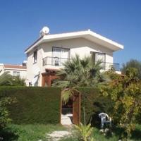 Villa at the second line of the sea / lake, in the city center, in the suburbs in Republic of Cyprus, Eparchia Pafou, 150 sq.m.