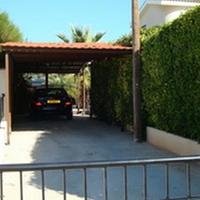 Villa at the second line of the sea / lake, in the city center, in the suburbs in Republic of Cyprus, Eparchia Pafou, 150 sq.m.