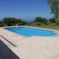 Villa in the city center, in the suburbs in Republic of Cyprus, Eparchia Pafou, 145 sq.m.