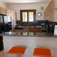 Villa in the city center, in the suburbs in Republic of Cyprus, Eparchia Pafou, 145 sq.m.