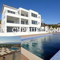 Villa in the suburbs in Republic of Cyprus, Eparchia Pafou, Paphos, 450 sq.m.