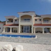 Villa in the suburbs in Republic of Cyprus, Eparchia Pafou, 354 sq.m.