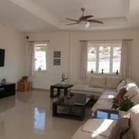 Villa in the suburbs in Republic of Cyprus, Eparchia Pafou, 354 sq.m.