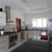 Villa in the suburbs in Republic of Cyprus, Eparchia Pafou, 354 sq.m.