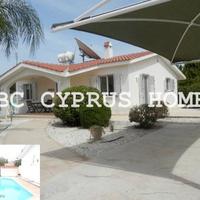 Villa at the second line of the sea / lake, in the suburbs in Republic of Cyprus, Eparchia Pafou, 125 sq.m.