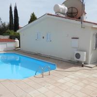 Villa at the second line of the sea / lake, in the suburbs in Republic of Cyprus, Eparchia Pafou, 125 sq.m.